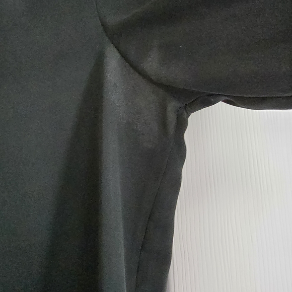 🌷RW&Co. Collarless Green Blouse - Picture 8 of 8